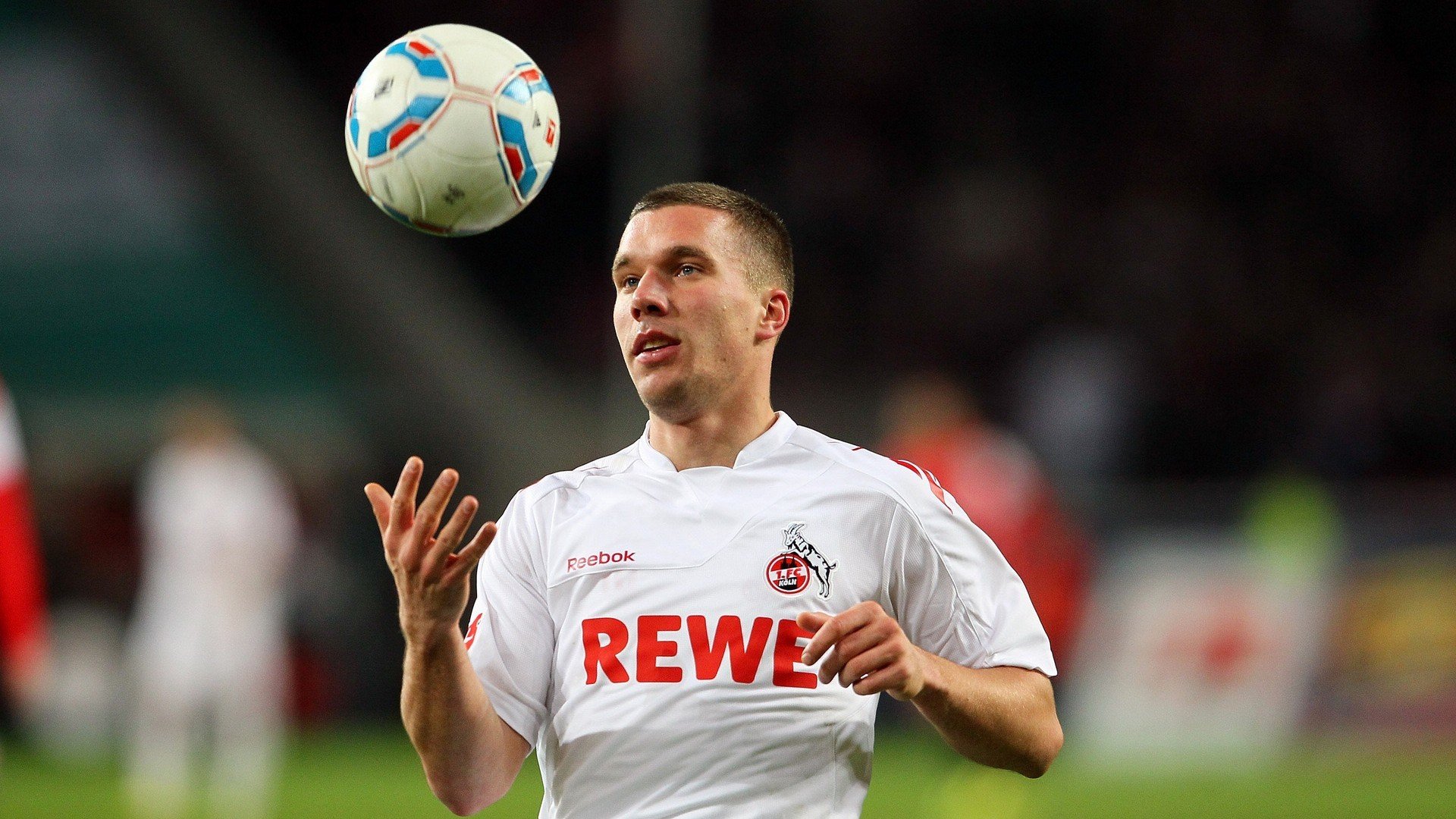 斯卢茨基或离开申花?外媒爆料愿回欧洲执教,看重合适报价,卢斯基金会